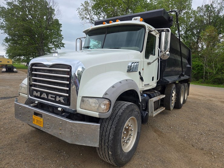 #24295-•-2011-mack-gu713-dump-truck-image-2