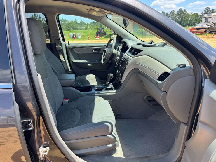 2014-chevrolet-traverse-image-14