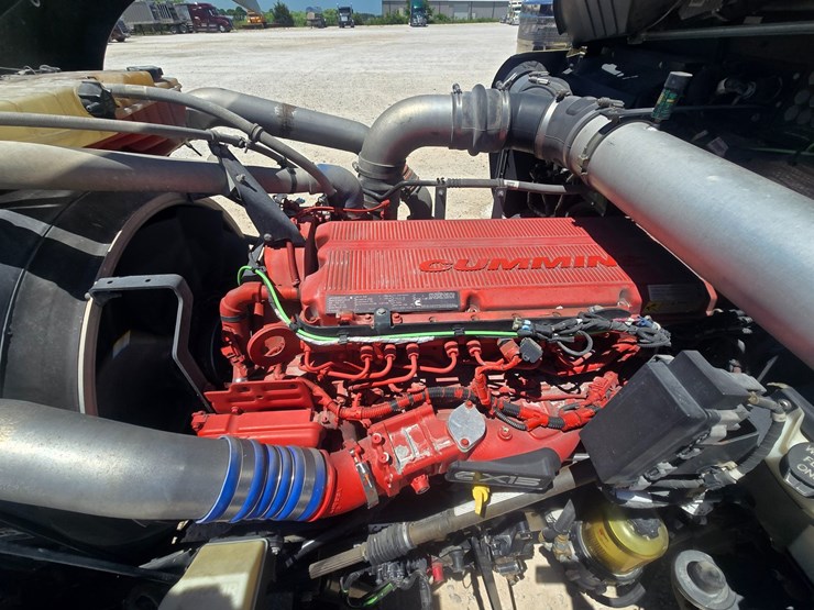 2023-kenworth-w900-image-35