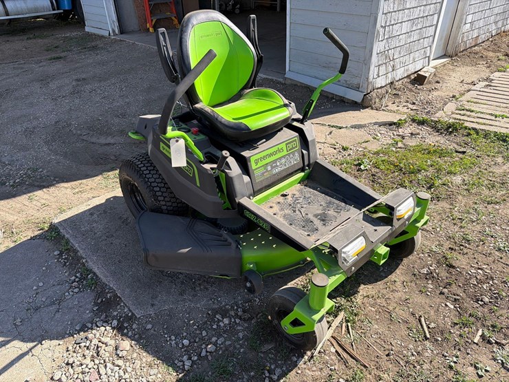 greenworks-pro-crz-428-electric-lawnmower-image-3