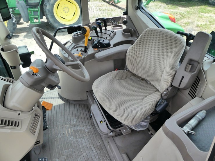 2024-john-deere-6120m-image-9