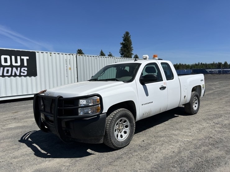 2013-chevrolet-silverado-1500-image-1