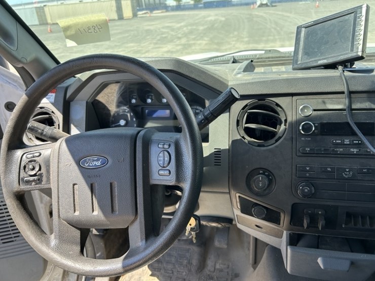2015-ford-f350-sd-image-18