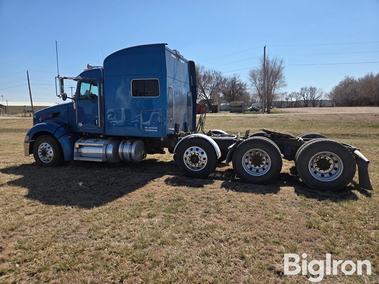 2012-peterbilt-386-image-8