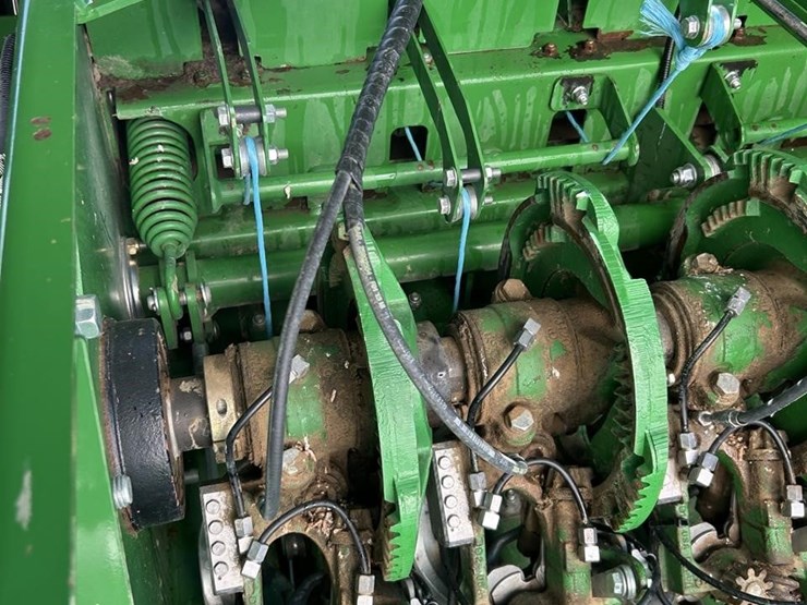 2016-john-deere-l340-image-41