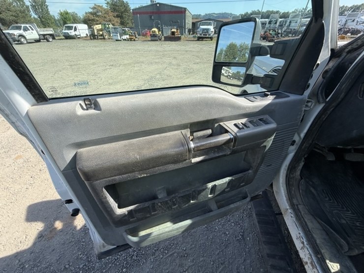 2016-ford-f350-sd-xlt-image-22