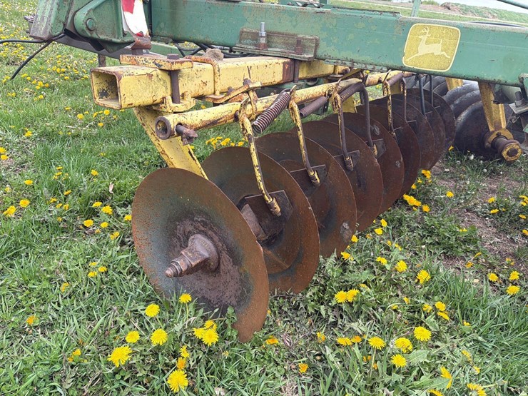 john-deere-230-image-11
