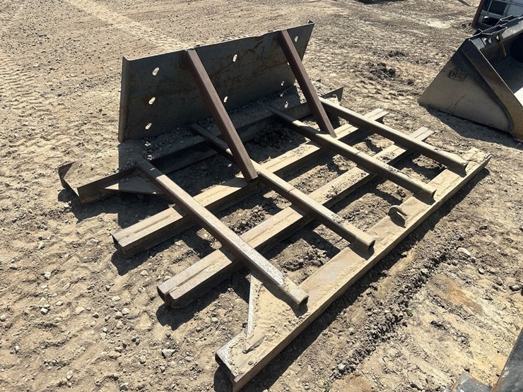 #3904-•-approx-70"-skid-steer-ground-leveling-attachment-image-3