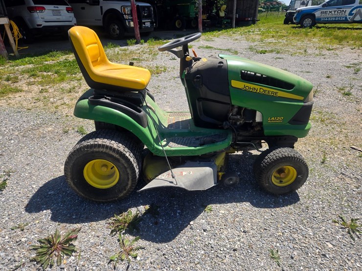john-deere-la120-image-10
