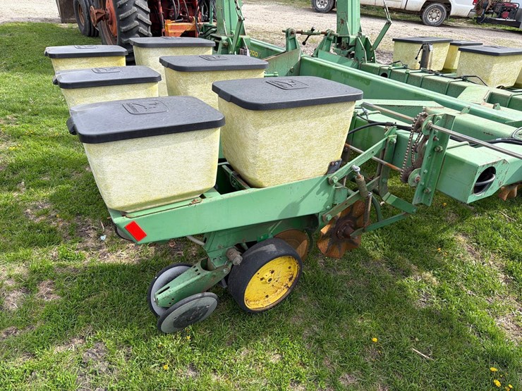 john-deere-7000-image-42