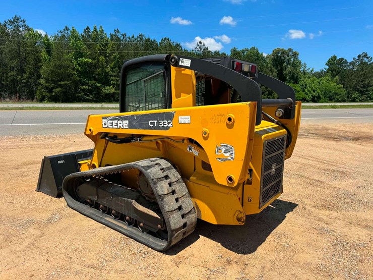 2009-deere-ct332-image-6