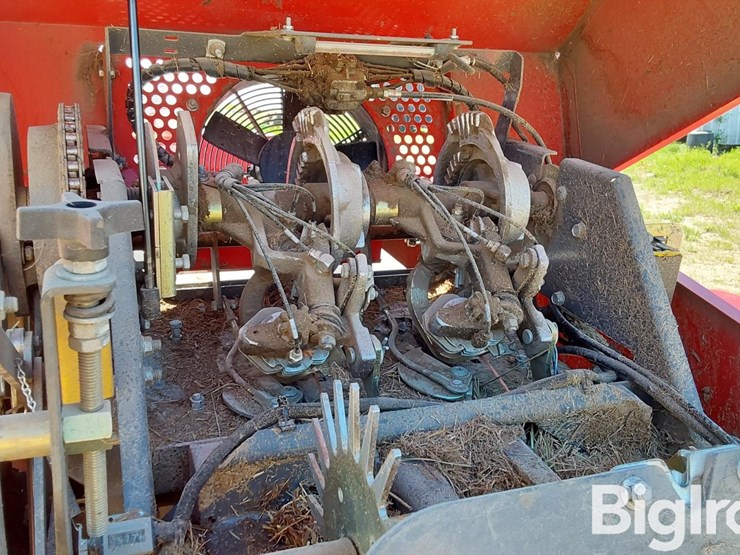 2023-massey-ferguson-1840-image-12