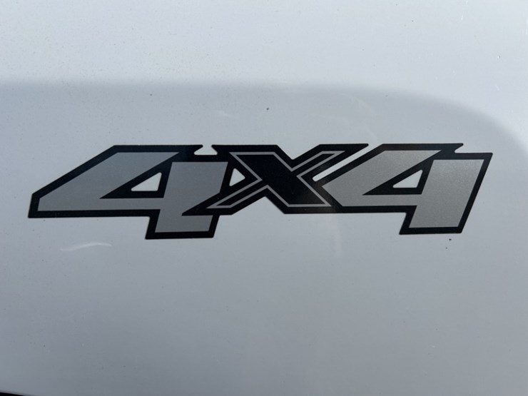 2013-chevrolet-silverado-1500-image-11