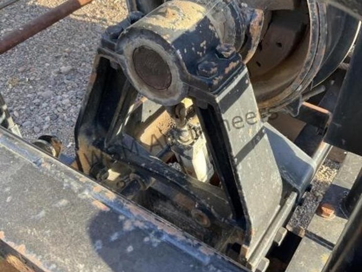 frame-mount-hydraulic-winch-&-headache-rack-image-6