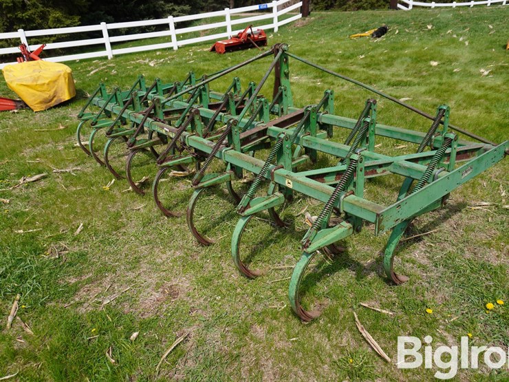 john-deere-12-image-5