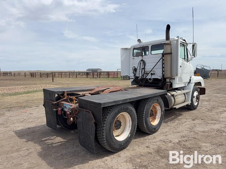 1991-freightliner-flc112-image-5
