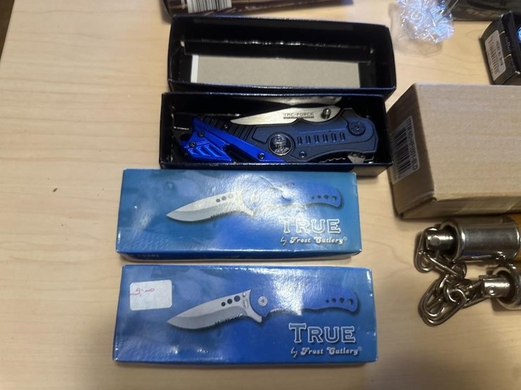 knives-and-nunchaku-image-3