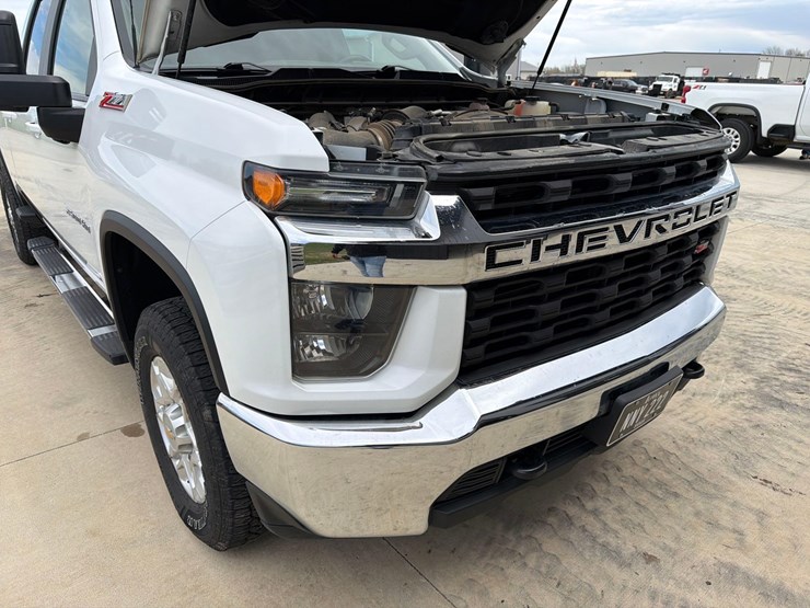 2021-chevrolet-2500hd-image-66