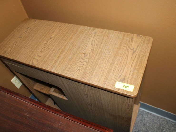 wooden-rolling-shelf-with-casters-and-pull-out-shelf-image-1