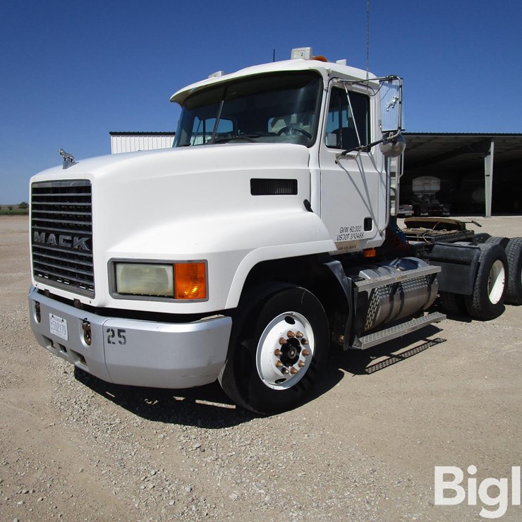 2003 MACK CH613