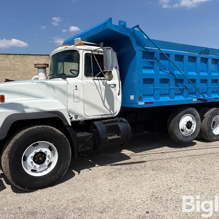 2000 MACK RD600