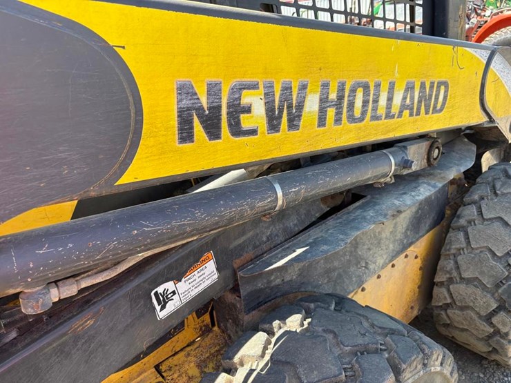 2006-new-holland-l180-image-11