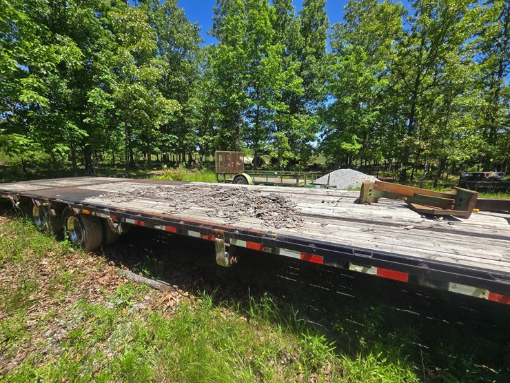 #24321-•-2009-p.j.-35'-flatbed-trailer-image-4