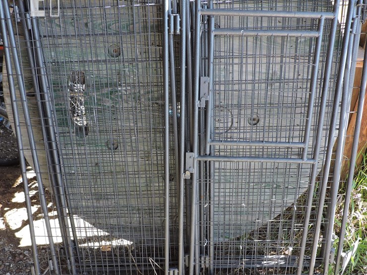 portable-dog-kennel-w/tarp-roof,-4’x8’-image-1