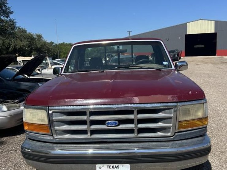 1993-ford-f150-xlt-image-2