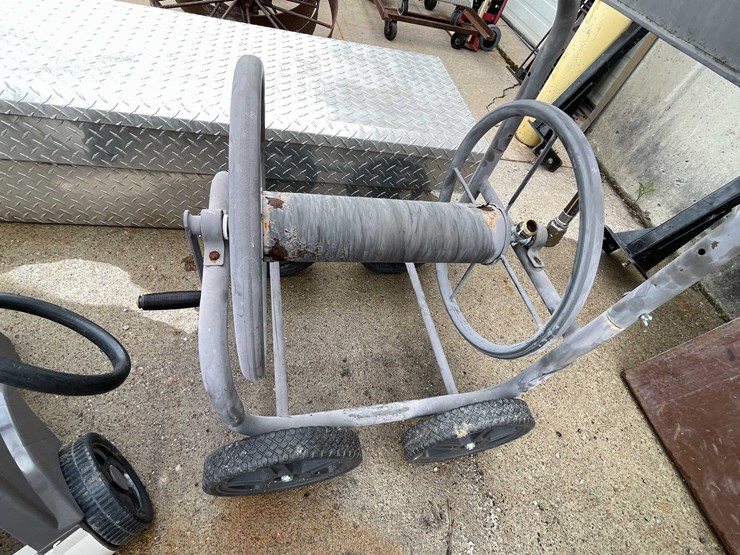 #9084-•-(2)-hose-reels-(o3)-image-6