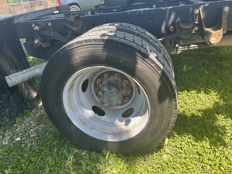 2020-ford-f550-image-5