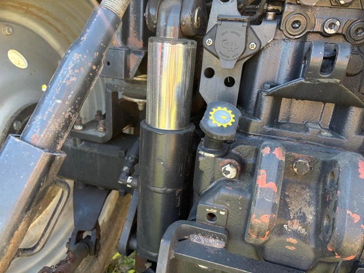 case-mxu125-tractor-image-17