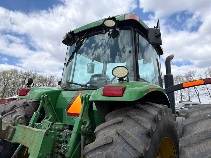 john-deere-8320-image-16