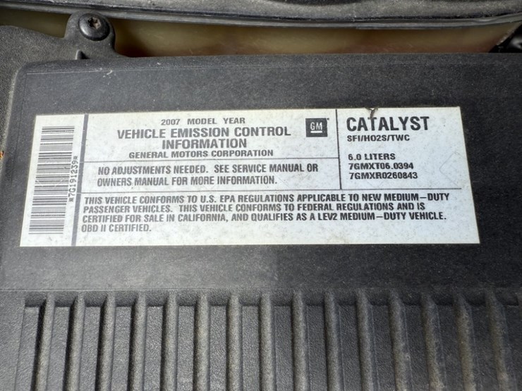 2007-chevrolet-suburban-2500-image-14