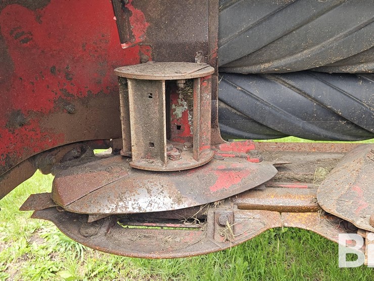 2016-new-holland-313-image-18
