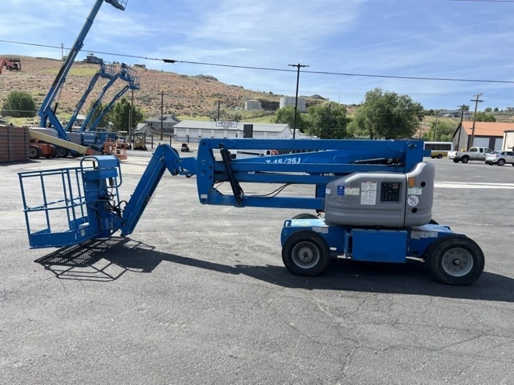 2014-genie-z45/25j-image-3