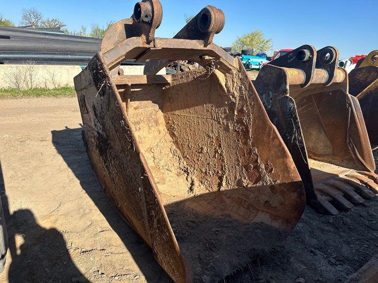 #4861-•-ebi-approx-52"-sand-excavator-bucket-image-3
