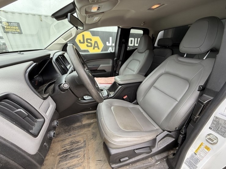2016-chevrolet-colorado-image-19