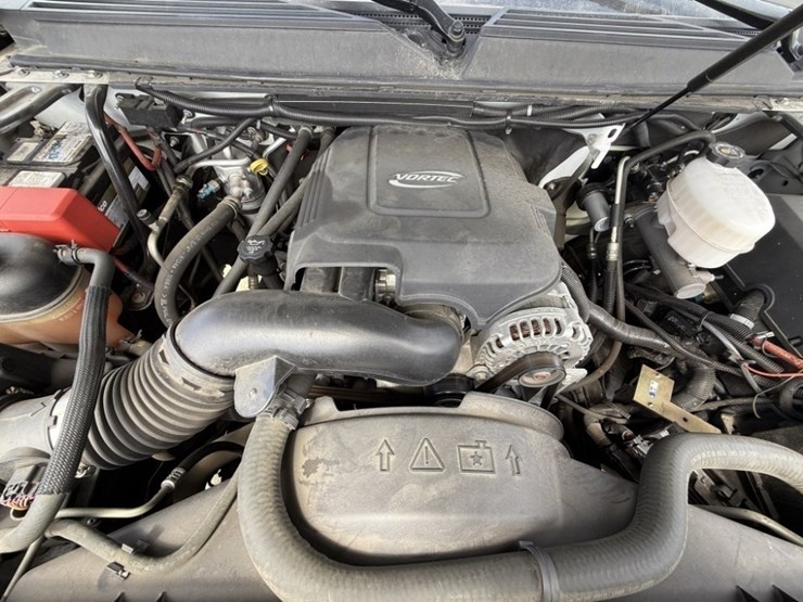 2007-chevrolet-suburban-2500-image-13