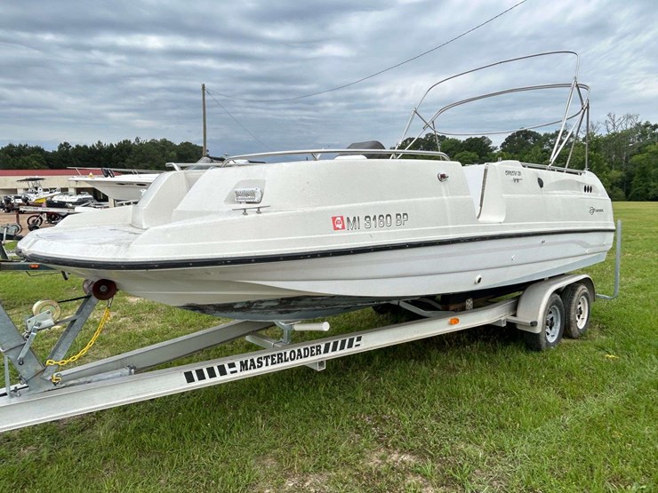 1996-chaparral-sunesta-230-deck-boat-w/mercruiser-se116-inboard/outboard-&-trailer-(no-title~bos-onl-image-2