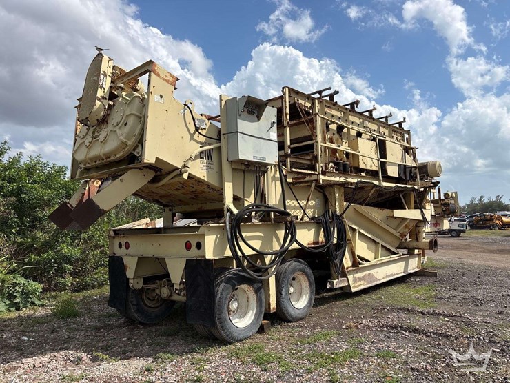 cedarapids-towable-trommel-screener-image-1