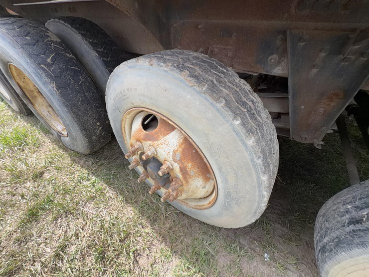 2001-mack-rd690s-image-31
