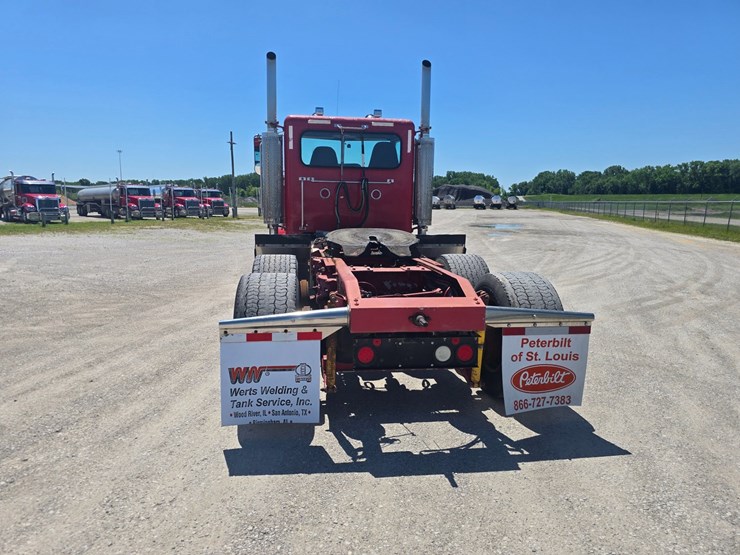 2007-peterbilt-379-image-17