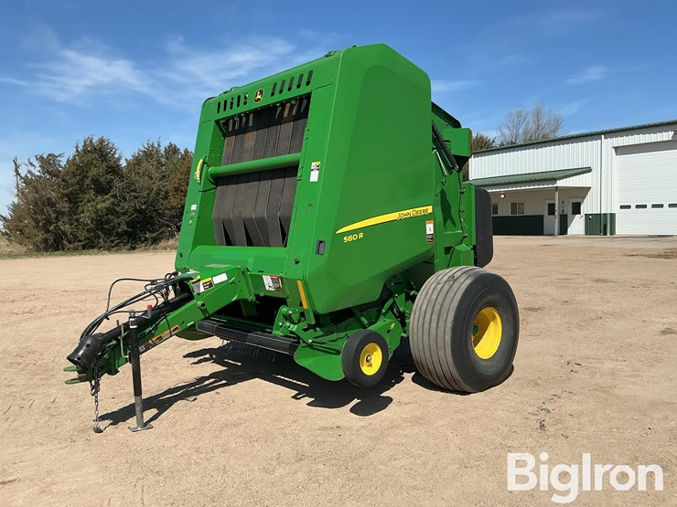 2021-john-deere-560r-image-1