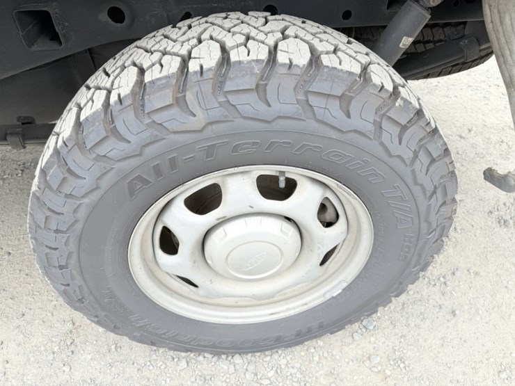 2018-ford-f150-xl-image-17