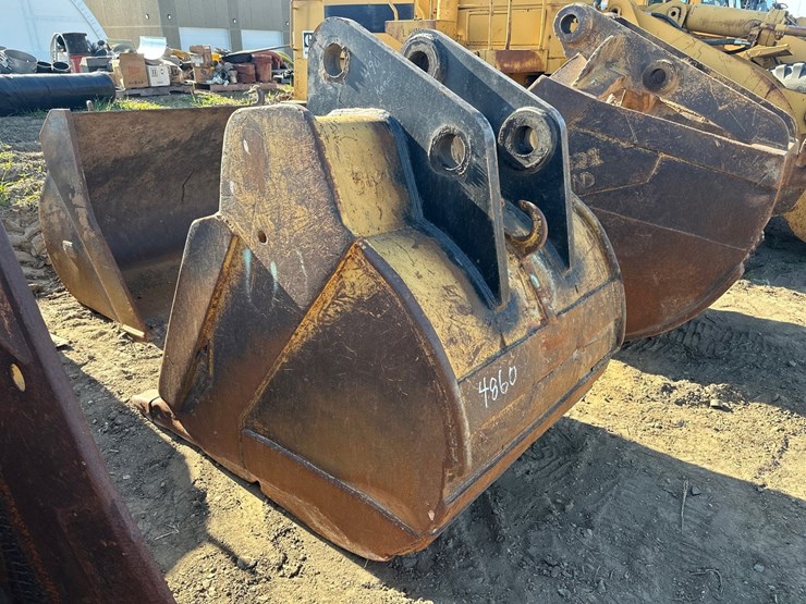 #4860-•-approx-54"-excavator-bucket-image-4