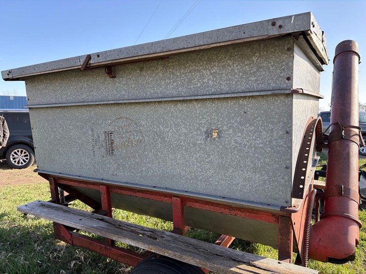 57”-x-7ft-auger-wagon-image-11