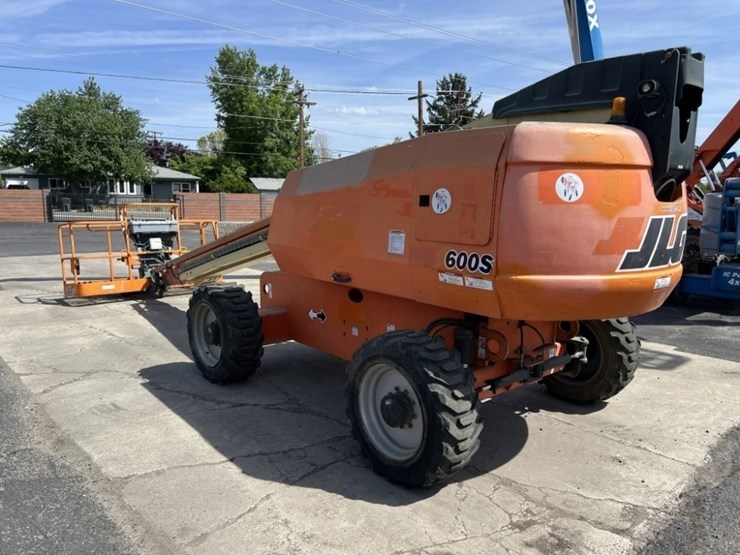 2013-jlg-600s-image-6