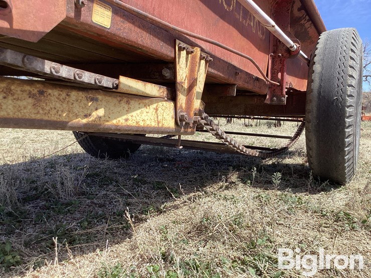 new-holland-328-image-11