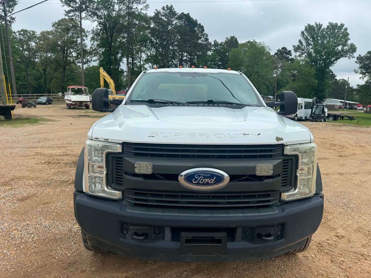 2017-ford-f550-sd-image-9